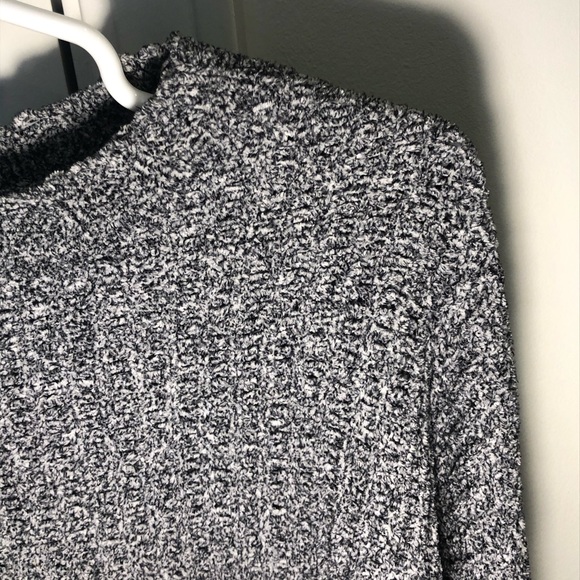 Subdued Knit Sweater - Picture 4 of 4